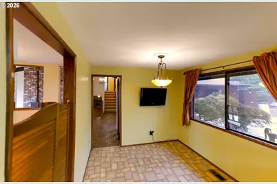 725 SE Summit Dr, Roseburg, OR 97470 - Photo 9