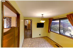 725 SE Summit Dr, Roseburg, OR 97470 - Photo 9