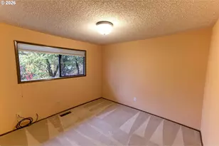 725 SE Summit Dr, Roseburg, OR 97470 - Photo 19