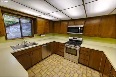 725 SE Summit Dr, Roseburg, OR 97470 - Photo 7