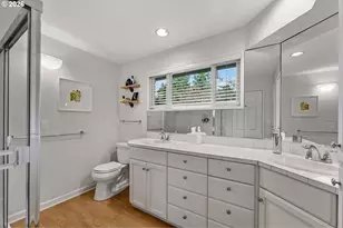 2400 SW Richardson St, Portland, OR 97239 - Photo 19