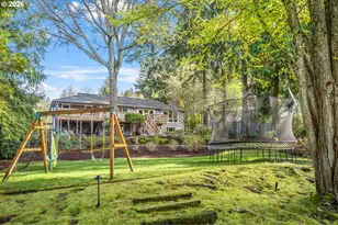 2400 SW Richardson St, Portland, OR 97239 - Photo 43