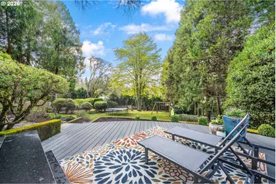 2400 SW Richardson St, Portland, OR 97239 - Photo 37