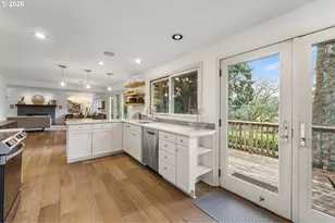 2400 SW Richardson St, Portland, OR 97239 - Photo 11