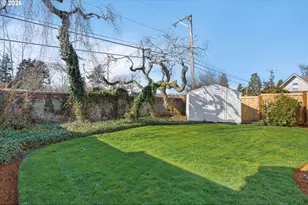 2120 Ashbury Dr, Eugene, OR 97408 - Photo 45