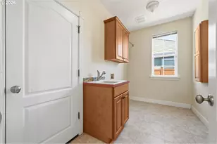 2120 Ashbury Dr, Eugene, OR 97408 - Photo 41