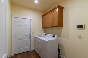 1851 NE Alameda Ave, Roseburg, OR 97470 - Photo 19