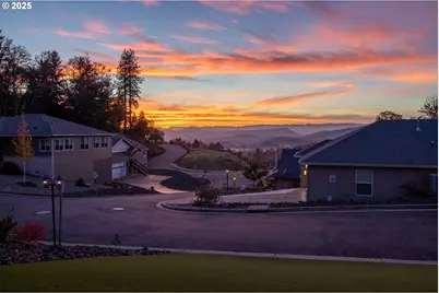 1851 NE Alameda Ave, Roseburg, OR 97470 - Photo 27