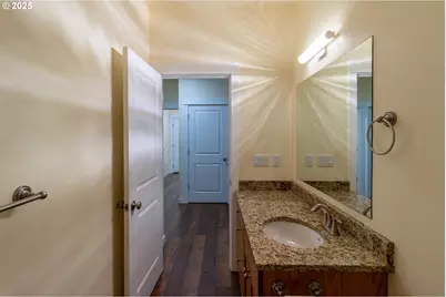 1851 NE Alameda Ave, Roseburg, OR 97470 - Photo 17