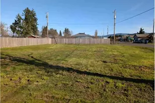 272 S 7th St, Creswell, OR 97426 - Photo 1