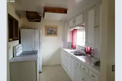 605 Grant Ave, Maupin, OR 97037 - Photo 5