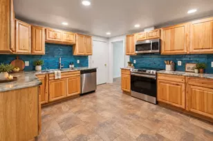 4470 Royal Ave, Eugene, OR 97402 - Photo 9