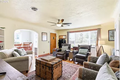 583 17th St, Springfield, OR 97477 - Photo 11