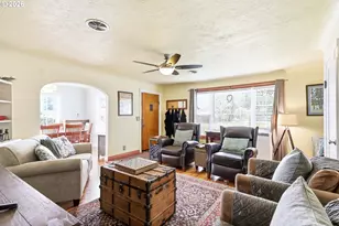 583 17th St, Springfield, OR 97477 - Photo 11