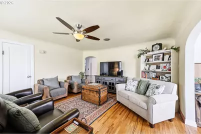 583 17th St, Springfield, OR 97477 - Photo 9