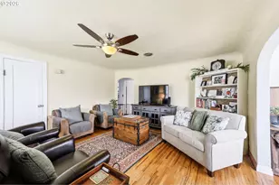 583 17th St, Springfield, OR 97477 - Photo 9