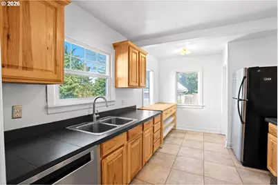 6312 N Montana Ave, Portland, OR 97217 - Photo 17