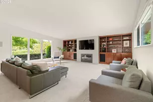 3840 SW Martins Ln, Portland, OR 97239 - Photo 9