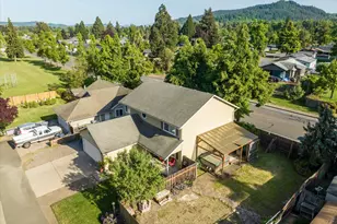 995 Kintzley Ave, Springfield, OR 97478 - Photo 3