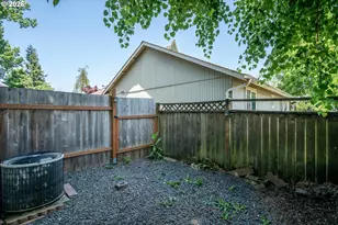 995 Kintzley Ave, Springfield, OR 97478 - Photo 37