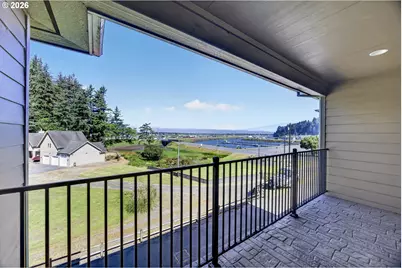 954 Beach Blvd, Winchester Bay, OR 97467 - Photo 11