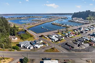 954 Beach Blvd, Winchester Bay, OR 97467 - Photo 47