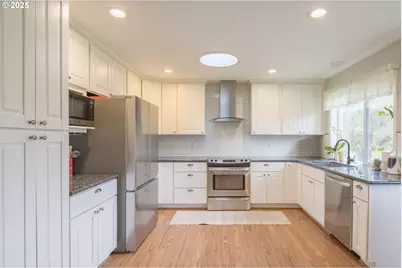 51784 SE 9th St, Scappoose, OR 97056 - Photo 9