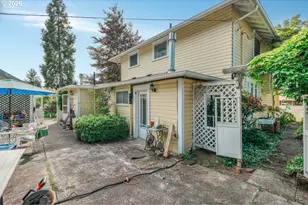 608 Locust St, Oakland, OR 97462 - Photo 29