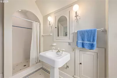 2223 Olive St, Eugene, OR 97405 - Photo 19