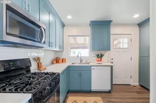 6025 SE Knight St, Portland, OR 97206 - Photo 9