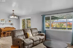 125 Aloha Ct, Roseburg, OR 97471 - Photo 15