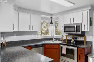 125 Aloha Ct, Roseburg, OR 97471 - Photo 9