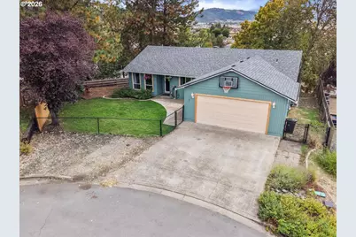 125 Aloha Ct, Roseburg, OR 97471 - Photo 3