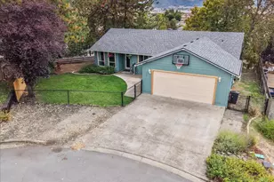 125 Aloha Ct, Roseburg, OR 97471 - Photo 3