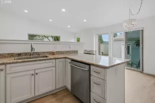 1397 Bonniebrae Dr, Lake Oswego, OR 97034 - Photo 13