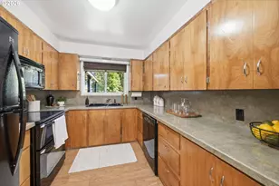 37109 Row River Rd, Dorena, OR 97434 - Photo 13