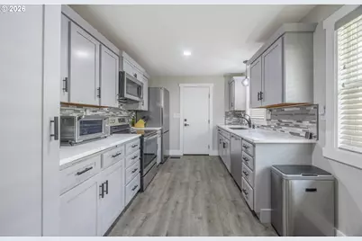 1631 NW 33rd St, Lincoln City, OR 97367 - Photo 19