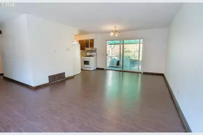 3902 S Myrtle Rd, Myrtle Creek, OR 97457 - Photo 13