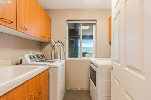 361 S Prom, Seaside, OR 97138 - Photo 37