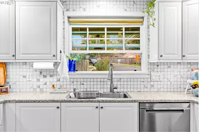 10410 SW Serene Pl, Wilsonville, OR 97070 - Photo 11