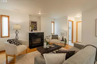 7870 SE Springwater Dr, Portland, OR 97206 - Photo 9