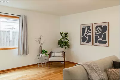 7870 SE Springwater Dr, Portland, OR 97206 - Photo 13