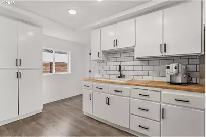 406 E Jones St, Yacolt, WA 98675 - Photo 11