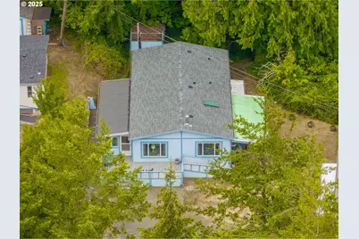 1050 N Cedar Point Rd #B06, Coquille, OR 97423 - Photo 9