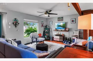1549 NW Grove St NW, Newport, OR 97365 - Photo 15