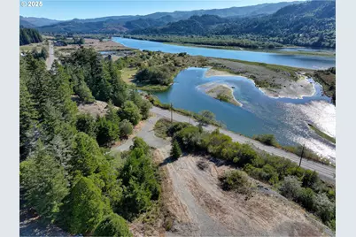 0 N Bank Rogue River, Gold Beach, OR 97444 - Photo 9