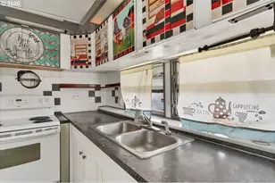 5422 Portland Rd NE, Salem, OR 97305 - Photo 13