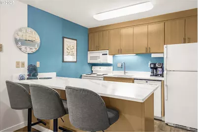 1000 SE Bay Blvd #140, Newport, OR 97365 - Photo 5