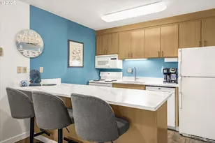 1000 SE Bay Blvd, Newport, OR 97365 - Photo 5