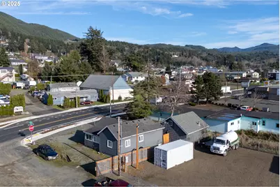 807 Garibaldi Ave, Garibaldi, OR 97118 - Photo 25